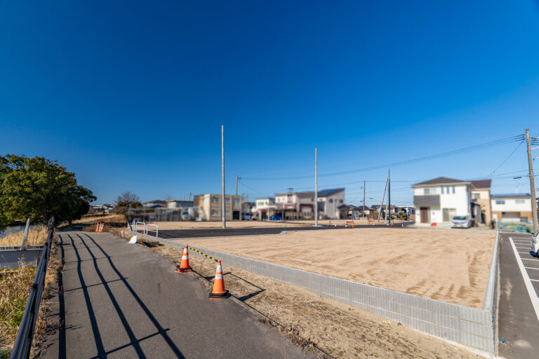 サングリード小針1