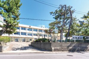 松浜小学校（徒歩16分～18分）