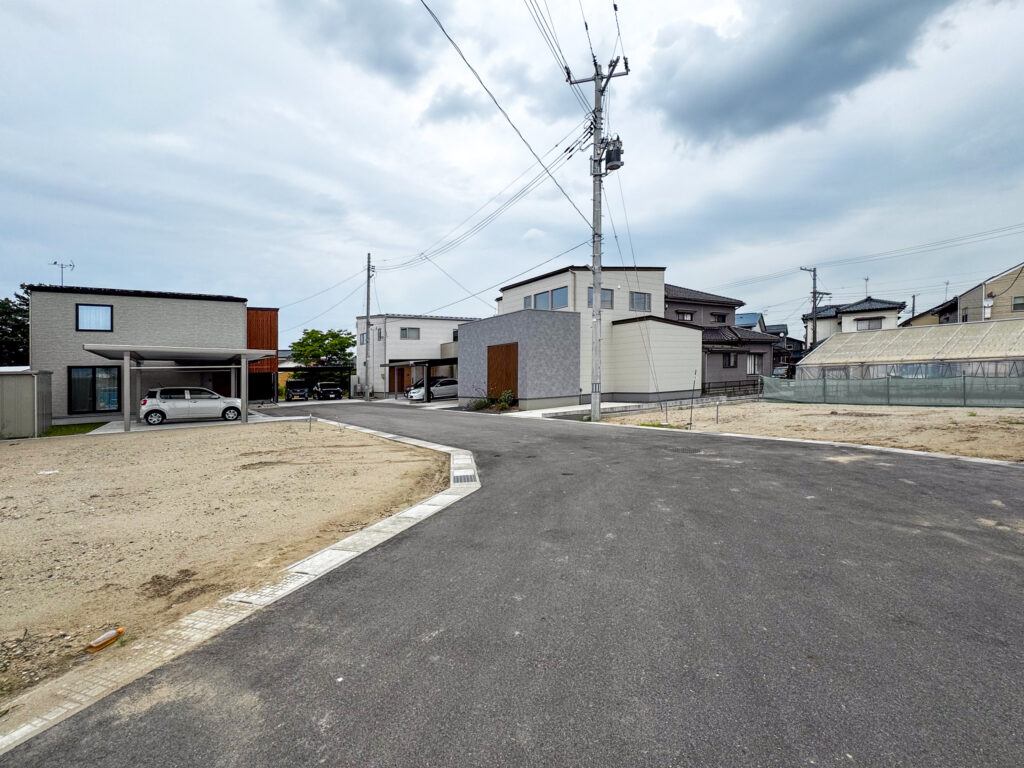 サンクレーク横越川根町1丁目