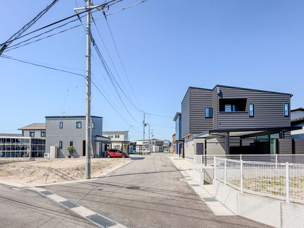 サンクレーク横越川根町1丁目